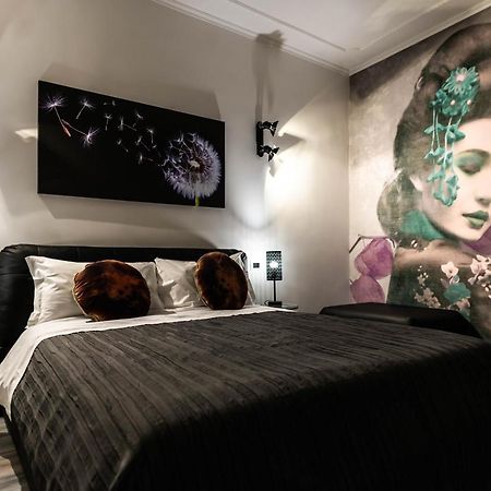 Trevi & Pantheon Design Rooms Рим Екстер'єр фото
