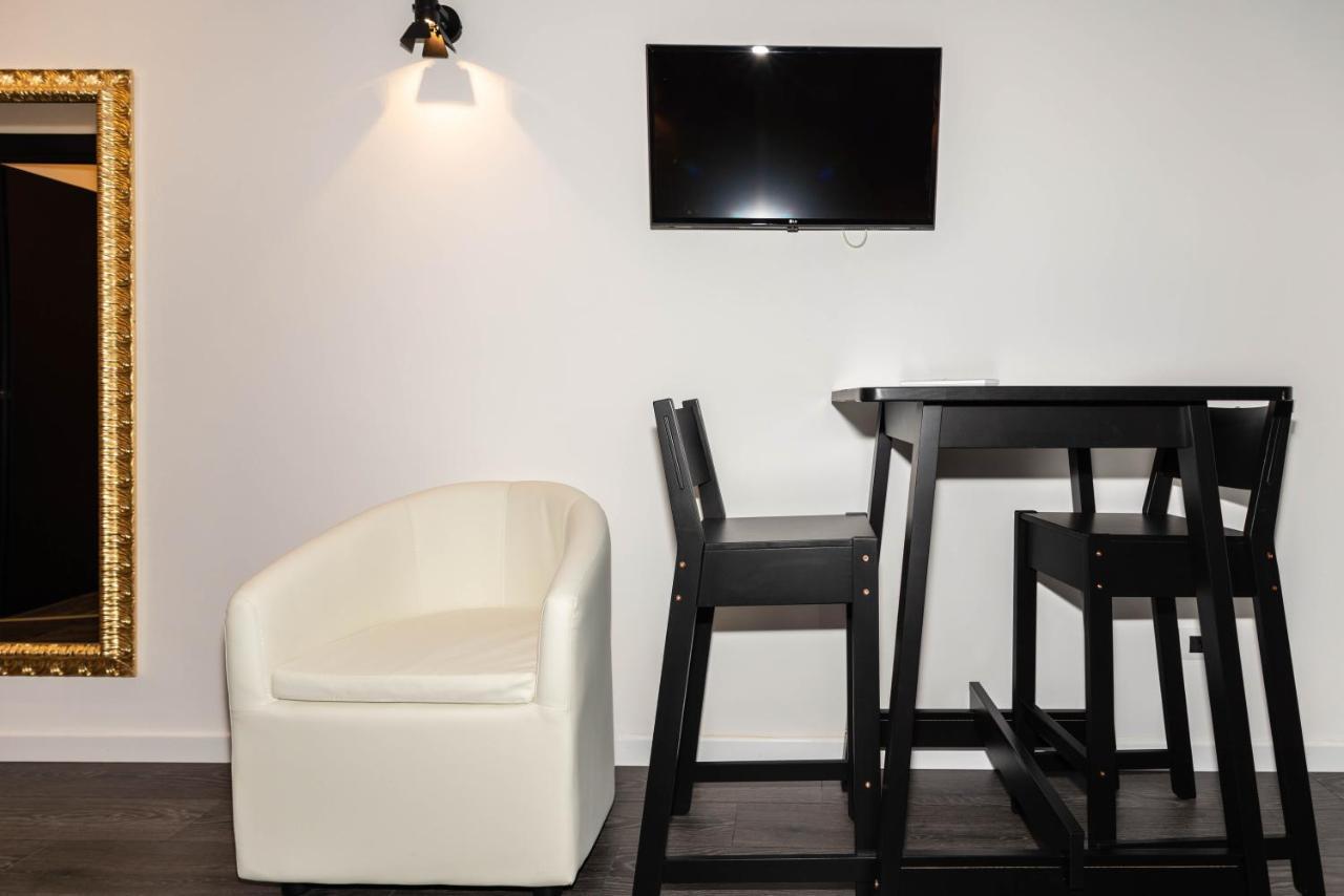 Trevi & Pantheon Design Rooms Рим Екстер'єр фото