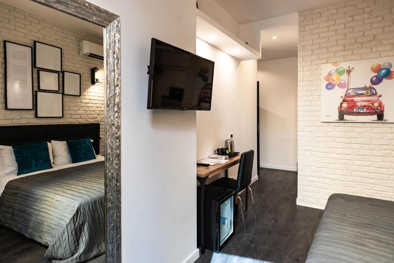 Trevi & Pantheon Design Rooms Рим Екстер'єр фото