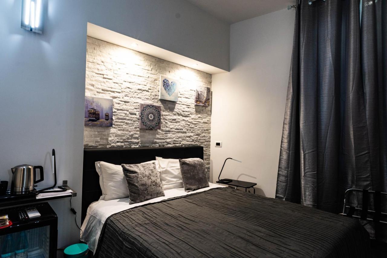 Trevi & Pantheon Design Rooms Рим Екстер'єр фото
