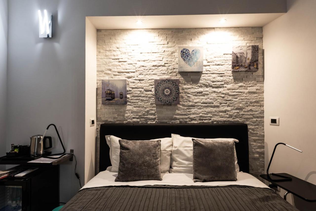 Trevi & Pantheon Design Rooms Рим Екстер'єр фото